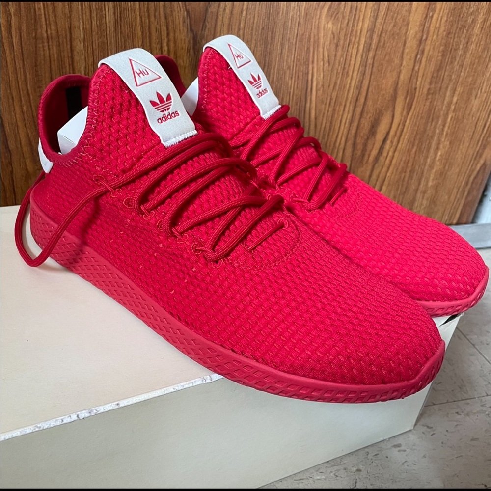 Pharrell x Tennis Hu Scarlet Red (RARE!will not find another pair in this size)
